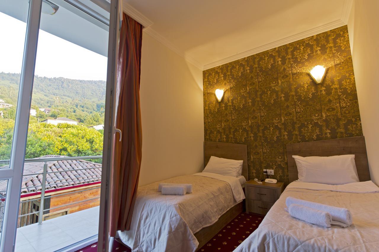 Orange Hotel Гонио Екстериор снимка