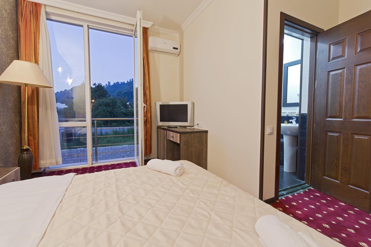 Orange Hotel Гонио Екстериор снимка