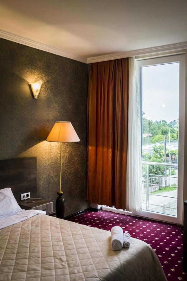 Orange Hotel Гонио Екстериор снимка