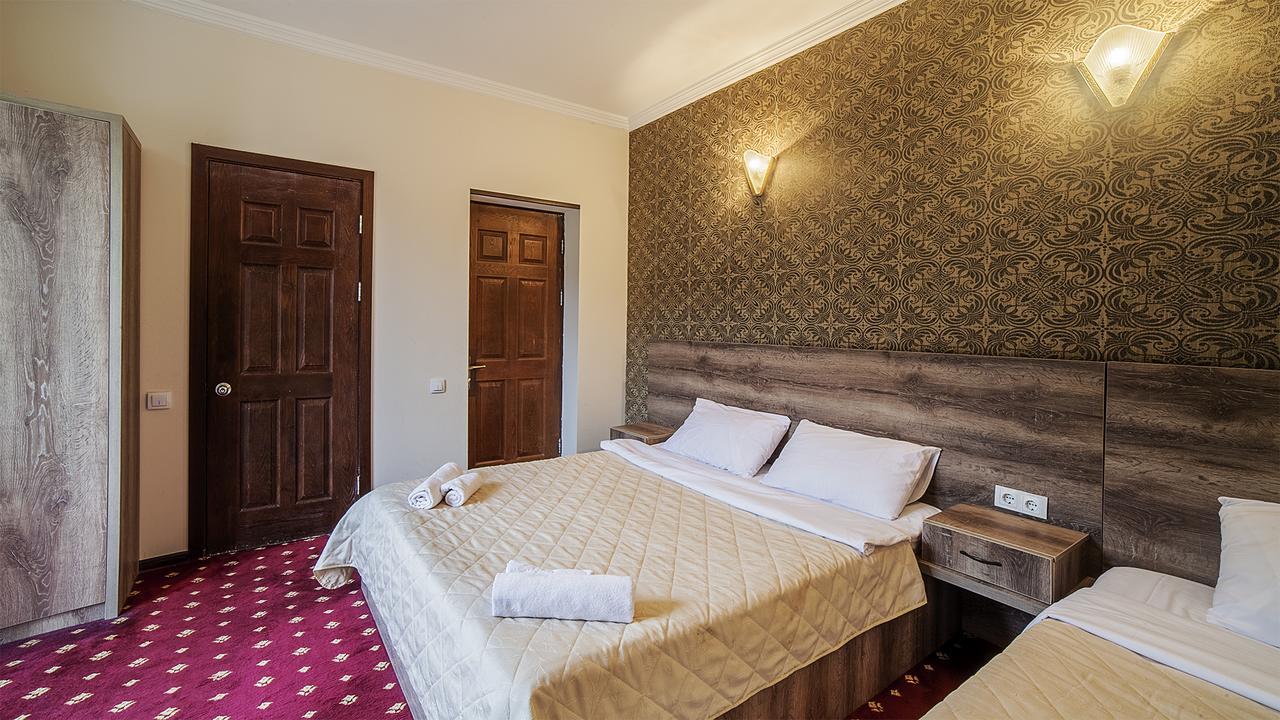 Orange Hotel Гонио Екстериор снимка