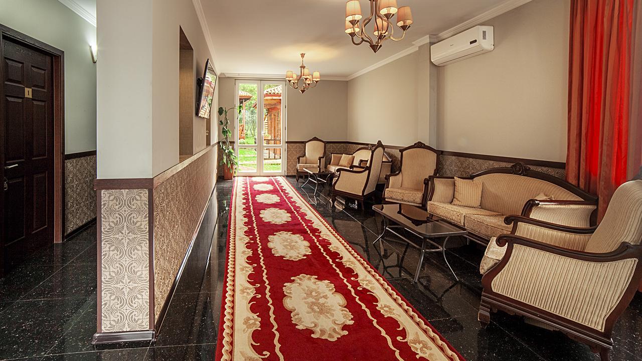 Orange Hotel Гонио Екстериор снимка