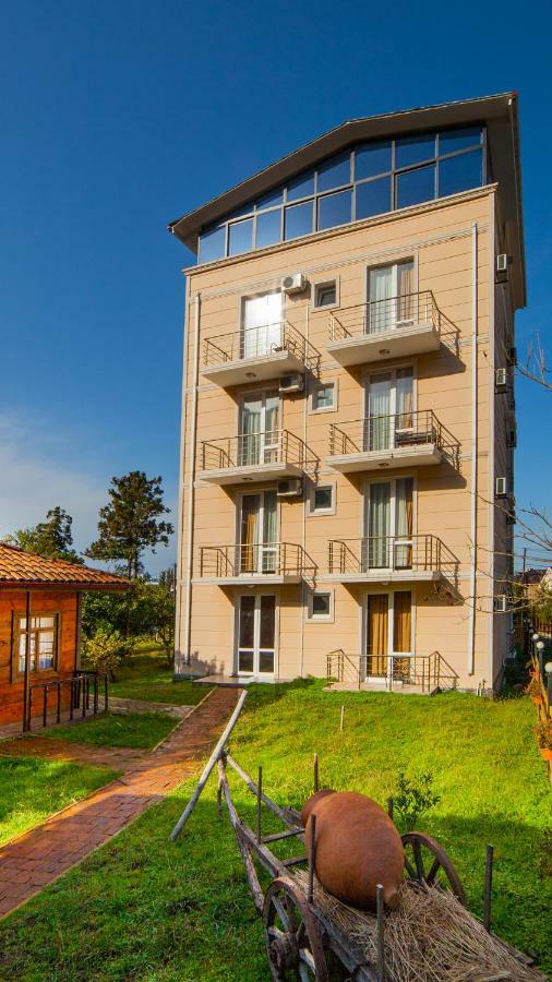 Orange Hotel Гонио Екстериор снимка